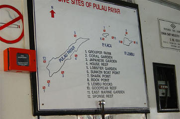 Afbeelding: Een bord met de duiksites van Pulau Payar