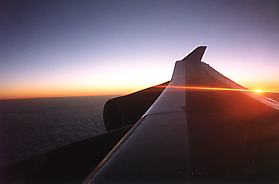 Afbeelding: Een prachtige zonsondergang tijdens de vlucht naar Maleisië